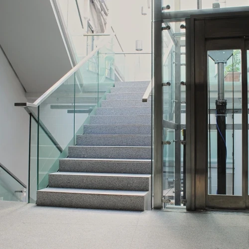 Stopnica granitowa szara płomieniowana Bianco Cristal G603 180x33x2 cm (