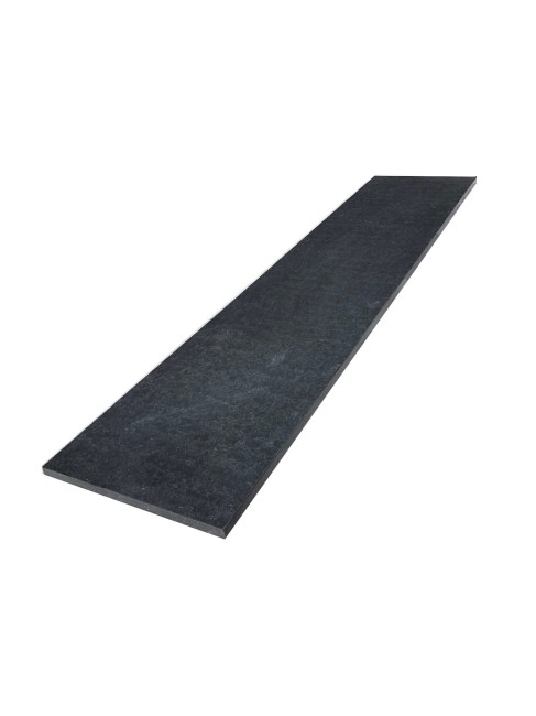 Stopnica bazaltowa płomieniowana G690 Bazalt Black 135x33x2 cm