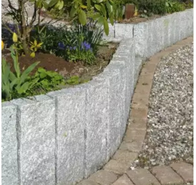 Wykorzystaj palisady granitowe G603 do stworzenia minimalistycznego ogrodu. Dzięki wymiarom 100x20x5 cm i surowemu wyglądowi dodadzą elegancji każdej przestrzeni.