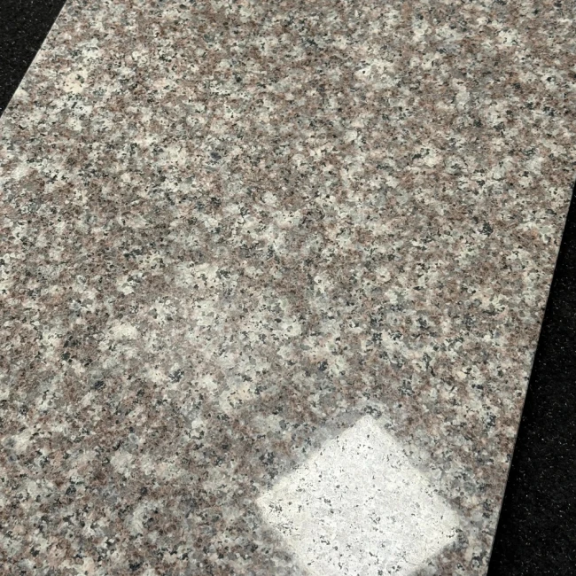 Płytka granitowa Królewski brąz polerowana G664 61x30,5x1