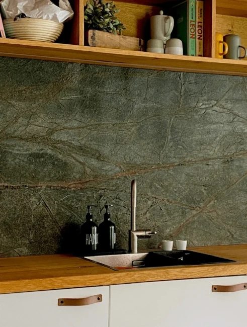 Fornir kamienny Rainforest Green 122x61x0,2 cm