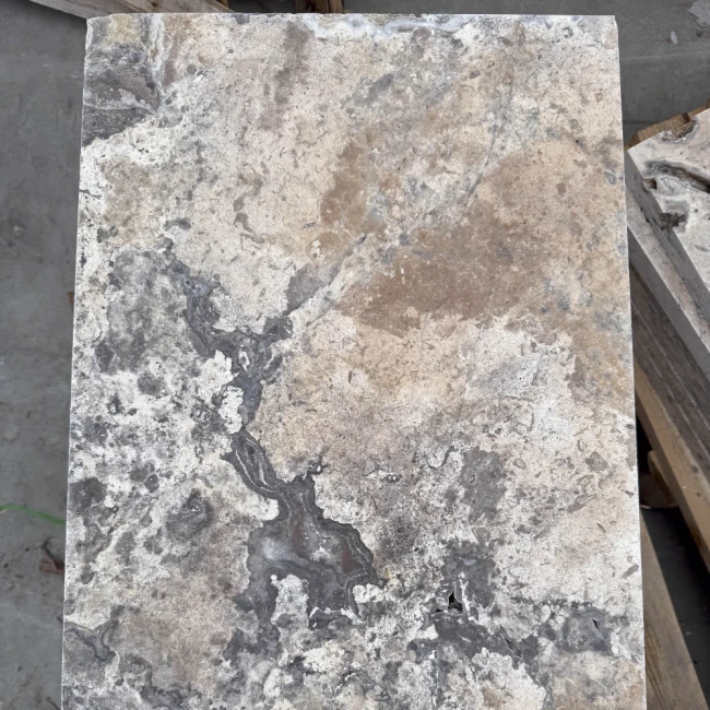 Trawertyn Silver Latte Bębnowany 61x61x3 cm | Płytka ogrodowo-tarasowa