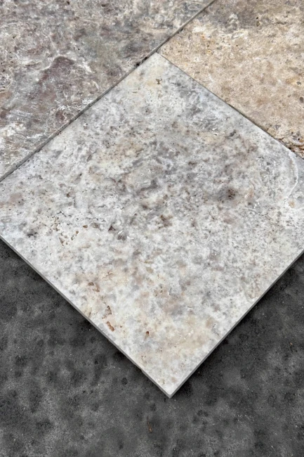 Trawertyn Silver Latte Bębnowany 1,2 cm | Komplet Rzymski 0,742 m2