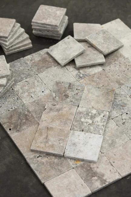 Kamień Dekoracyjny Trawertyn Ash Kostka Bębnowana 10x10x1 cm