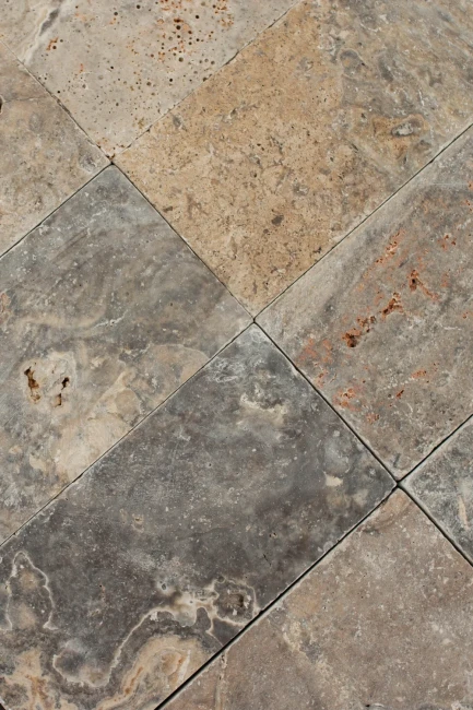 Trawertyn Ash Argent Antykowany 15,3×30,5x3 cm | Płytka ogrodowo-tarasowa