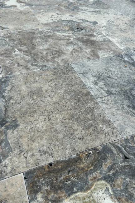 Trawertyn Ash Argent Antykowany Bębnowany 3 cm 40,6×61 cm | Płytka ogrodowo-tarasowa