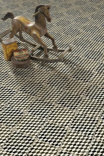 98813aa9b3301312bb9110b002de0074