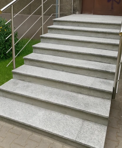 Stopnica granitowa szara płomieniowana G602 135x33x2 cm Bianco Sardo