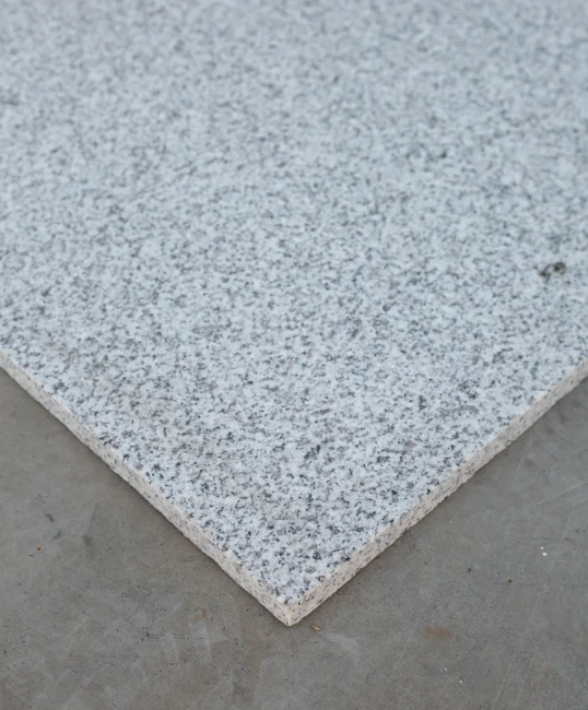 Płytka granitowa szara płomieniowana G602 60x60x1,5 cm