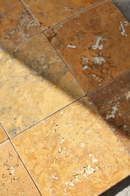 Trawertyn Yellow Szlifowany Niewypełniony Modern Tumbled 20,3×20,3x1,2 cm