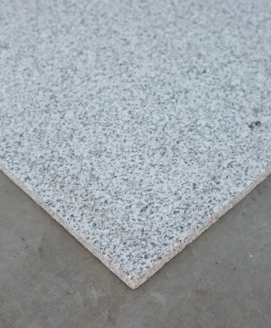 Płytka granitowa szara płomieniowana G603 New 60x60x5 cm