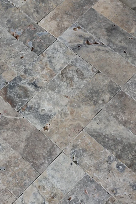 Kamień Dekoracyjny Trawertyn Ash Bębnowany 10×30,5 cm