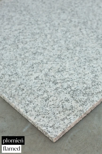 Stopnica Granitowa G602 płomieniowana 160×40×2 cm