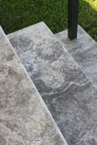 Stopnica Trawertyn Ash Mix Szlifowany Bullnose 135x33x3 cm