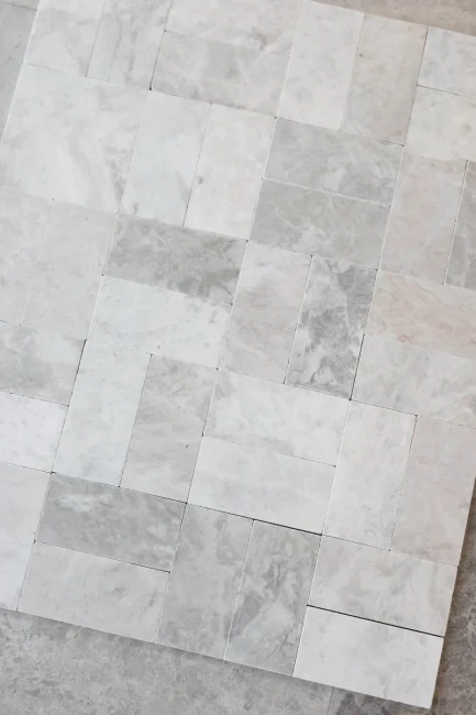 Płytka marmurowa Bębnowana Royal White 7,5x15x1 cm