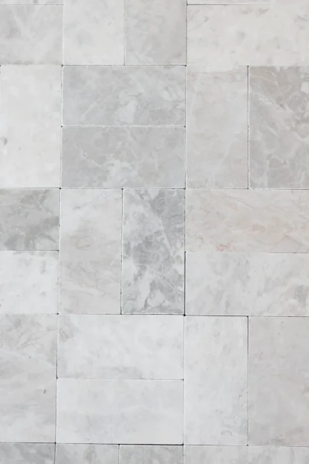 Płytka marmurowa Bębnowana Royal White 7,5x15x1 cm