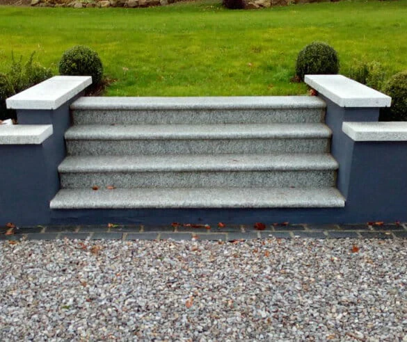 Schodek granitowy szary G603 płomieniowany Bullnose 100x35x2 cm – stopnica / obrzeże basenowe